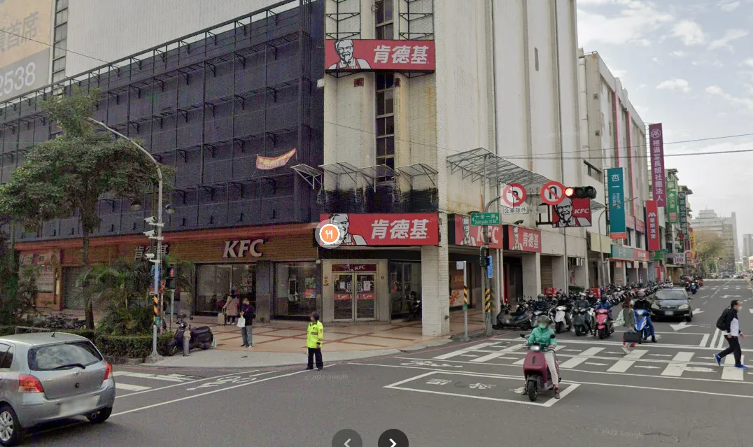 臉書粉專高雄點發文表示,肯德基高雄十全餐廳由於租約到期不續約,確定將於6/15熄燈。(圖/翻攝自Google Maps)