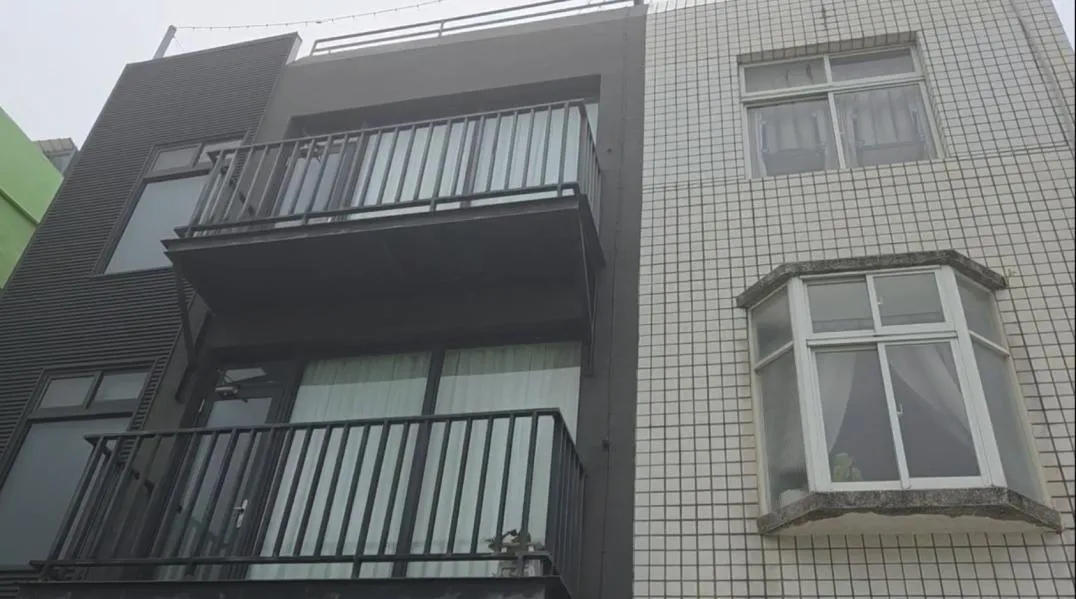 墾丁蔡姓民宿老闆租下「來南島民宿」及「日光好宅」兩處民宿經營，不僅詐騙遊客訂金，還積欠房東租金後失聯，受害金額已超過百萬元。（圖／翻攝畫面）