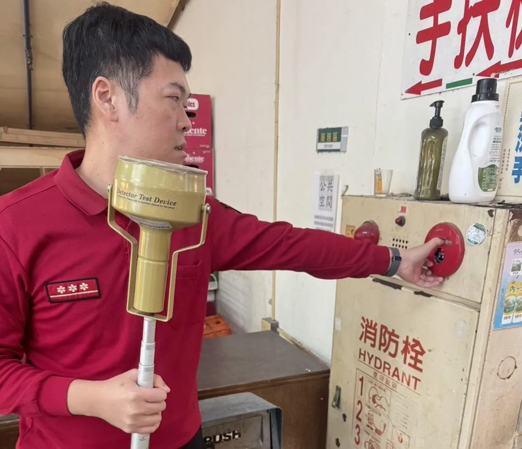 台南市消防局及經濟發展局等相關權管單位,今日前往保安市場進行無預警聯合稽查作業。(圖/台南市消防局提供)