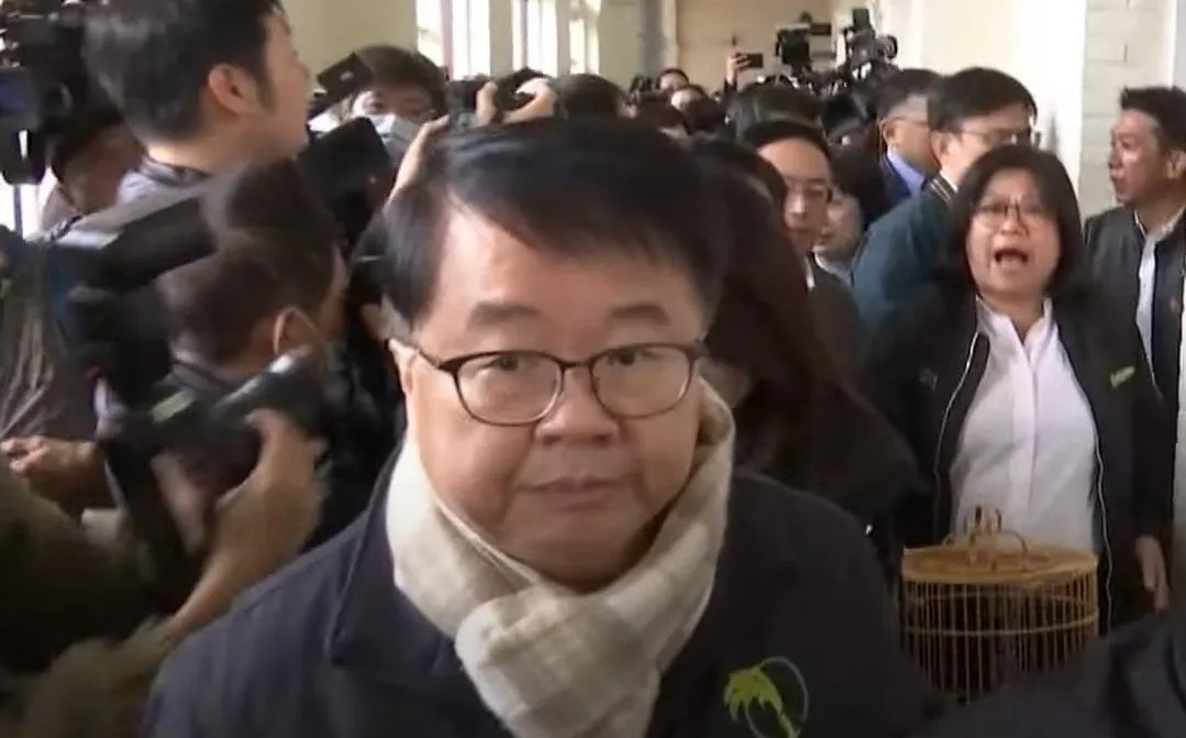 立委吳秉叡在過程中扮演臨門一腳的角色。（資料照／中天新聞）