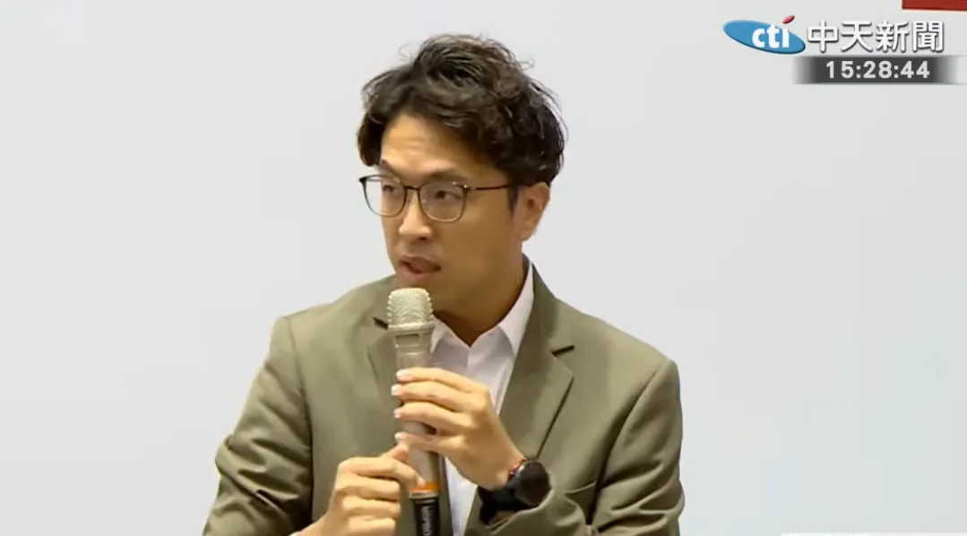 沈伯洋22日拋市民大道切開南北需要縫合說法。（圖／中天新聞）