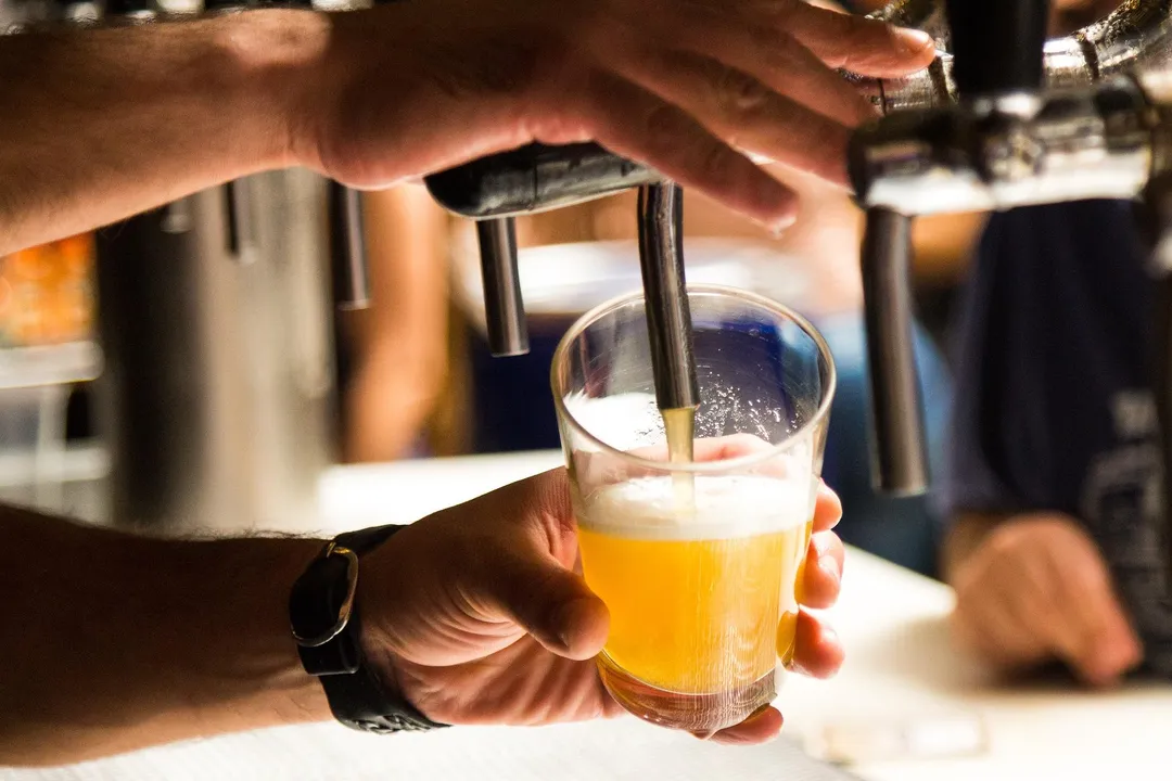 飲酒習慣直接影響死亡風險，每天飲酒超過3次會顯著提高胰臟癌死亡率，烈酒更會使罹癌機率增加32%。（示意圖／Pixabay）
