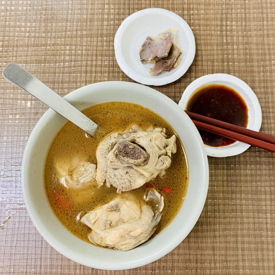 麻油料理多半偏於燥熱,具熱底體質者,例如常會冒痘、流鼻血、口乾、口臭、嘴破者,都不適合食用。(示意圖/photoAC)