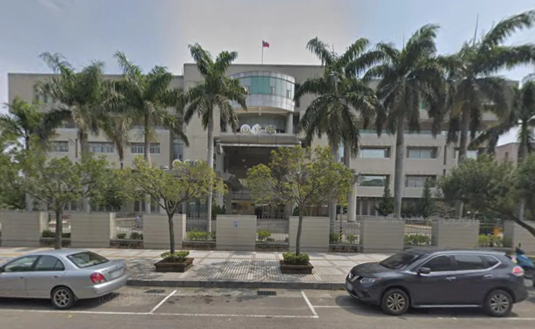 苗栗地檢署今（14）日偵結陳祺忠遭毆打案，向苗栗地方法院提起公訴，並針對涉案的陳姓、施姓2名被告求處有期徒刑10月以上重刑。（圖/Google Maps）