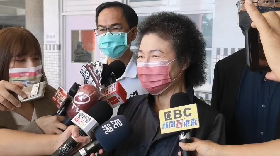 陳菊在高雄市長任內將爭取權益的消防員徐國堯免職。（資料照／中天新聞）