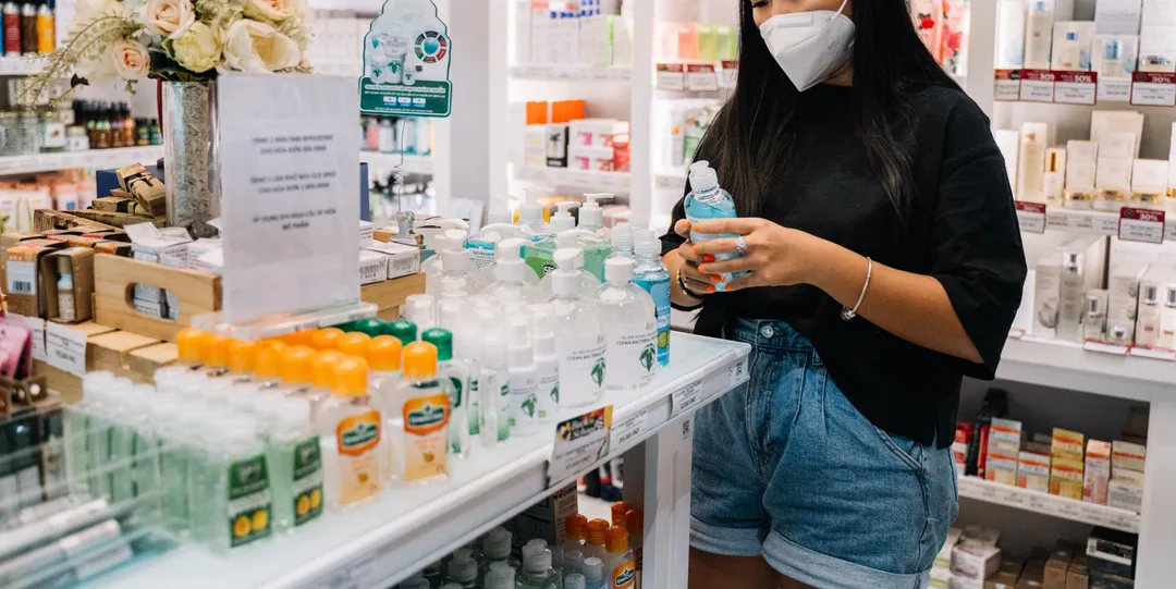 國外被視為保健品的商品,在台灣可能被認定為「藥品」,民眾若無藥商資格卻販售這些產品,將面臨嚴重的法律後果。(示意圖/Pexels)