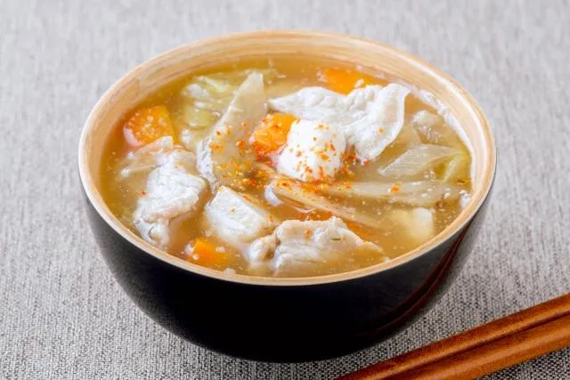 台灣人用餐的習慣通常是主菜「吃飽」才喝湯，不像西餐是將湯視為前菜的一部分。（示意圖／Pixabay）