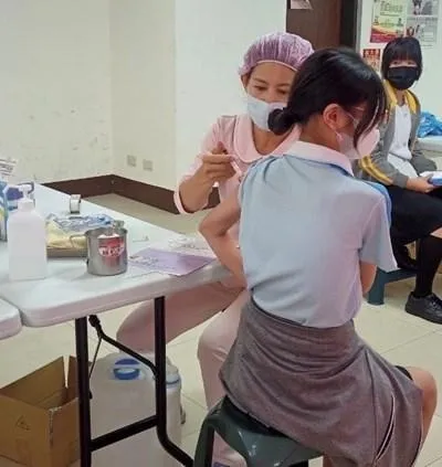 國健署提醒,可藉由安全性行為、接種HPV疫苗和定期子宮頸抹片檢查,來預防防子宮頸癌。(示意圖/資料照片)