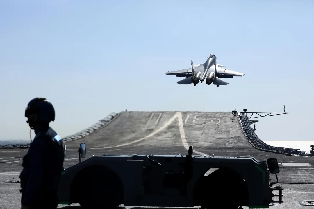 日控遼寧艦殲-15兩度用雷達照射自衛隊戰機。（資料照／新華社）