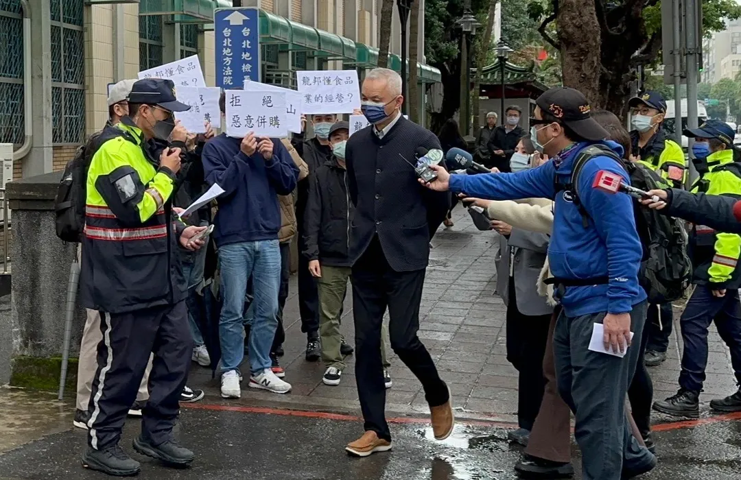 國寶集團總裁朱國榮被指搭乘華遊艇出海偷渡菲律賓。（圖／中天新聞）