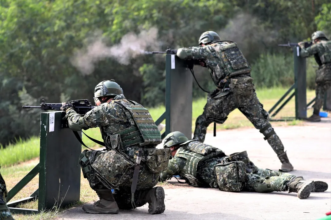 國軍射擊訓練。（圖／陸軍臉書）