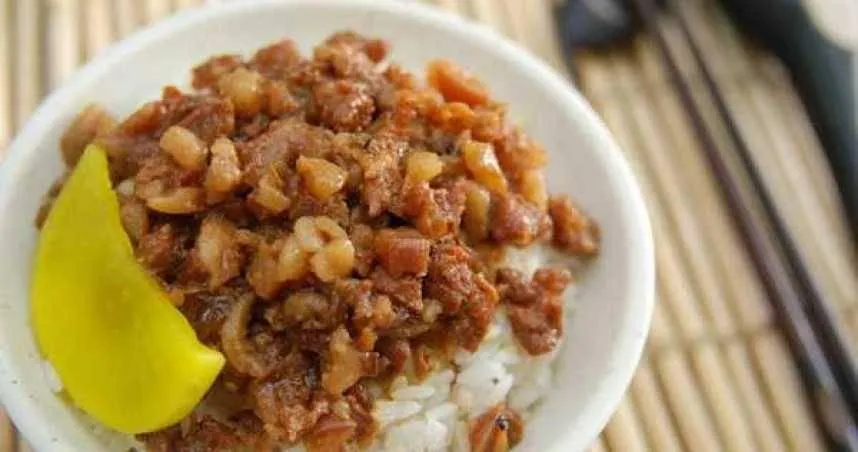 來台7天6夜行程裡有「吃滷肉飯」。(示意圖/取自免費圖庫)