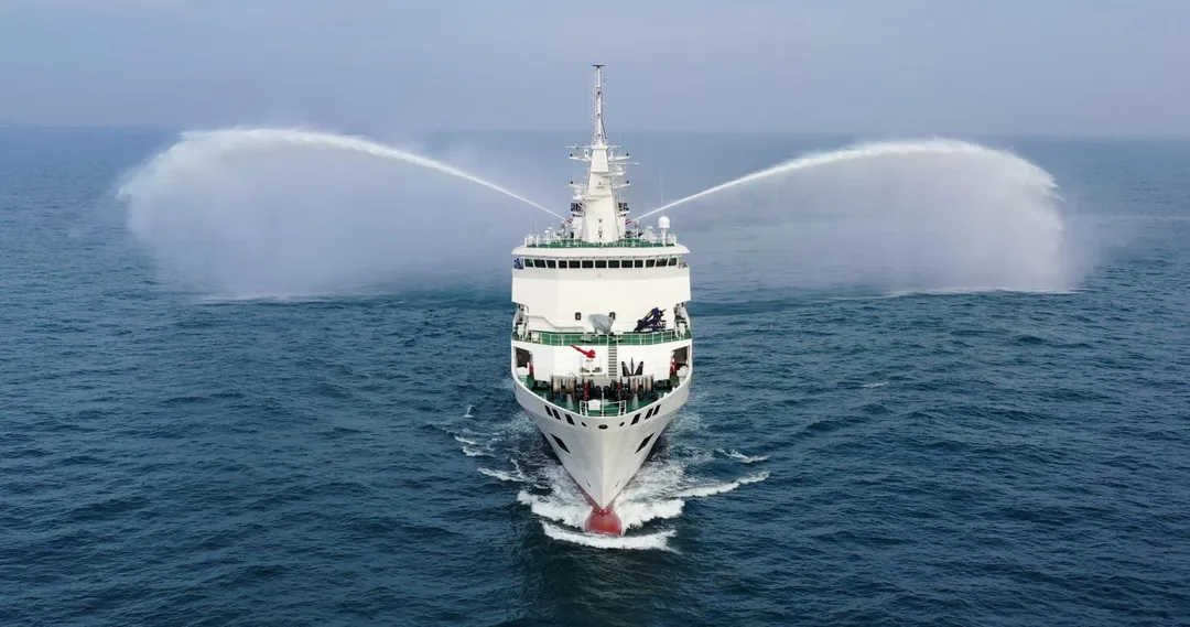 海巡署4000噸級「新竹艦」。(圖/中天新聞)