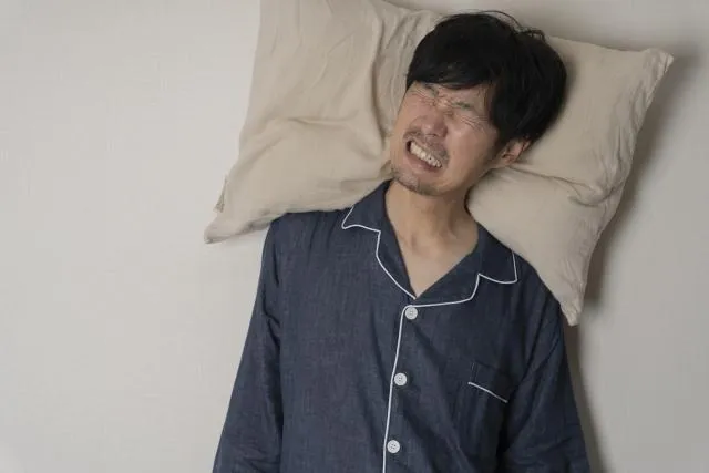 輾轉難眠型的考生容易太緊張,造成難以入睡但易驚醒、惡夢多等品質不佳的情況。(示意圖/photo AC)