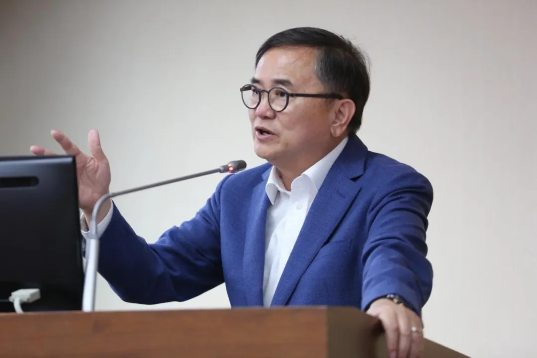 現任台東縣立委劉櫂豪在黨內初選落敗,宣布退黨獨立參選。(圖/翻攝劉櫂豪臉書)