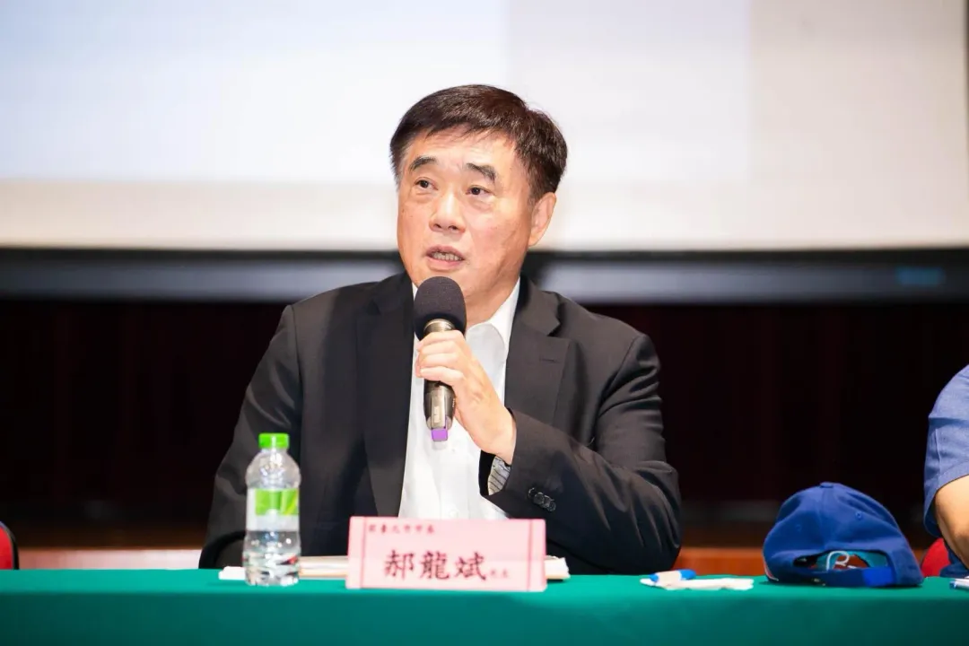 盛治仁透露,有很多談話性節目邀請身為被柯汙衊的郝龍斌談五大案,但郝龍斌都婉拒。(圖/趙少康辦公室提供)