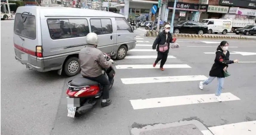 政府積極洗刷「行人地獄」惡名。（資料照／中天新聞）