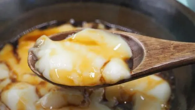 吃冰涼食物有助鎮靜消炎，能舒緩喉嚨痛症狀。（示意圖／photoAC）