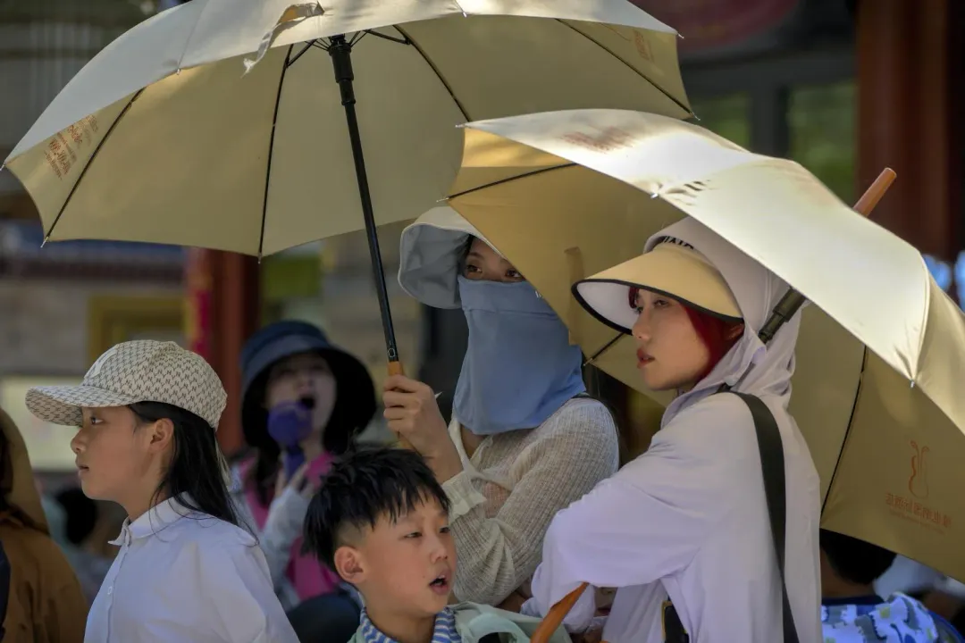為預防熱傷害，防曬措施要做好。（示意圖／photoAC）