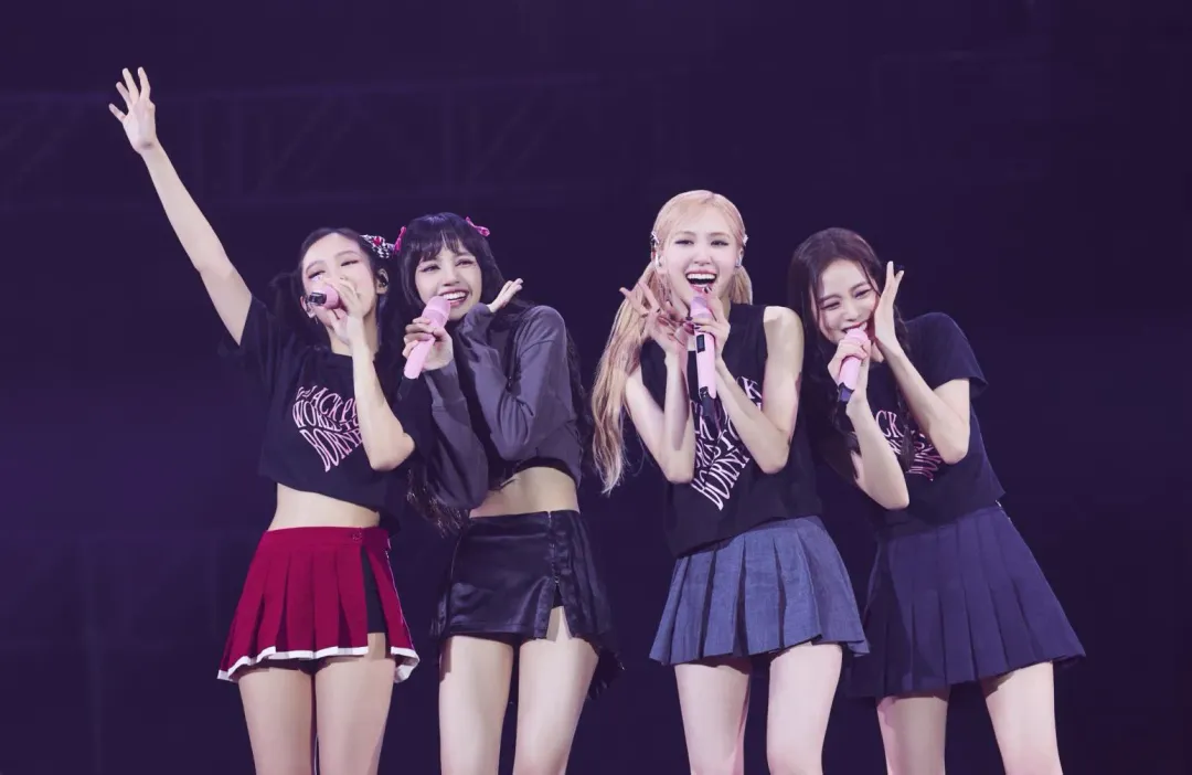 BLACKPINK成員ROSÉ、JENNIE、LISA個人單曲全進榜。（圖／翻攝自BLACKPINK 臉書）