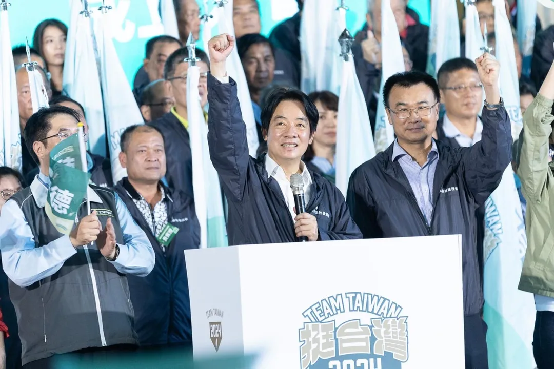賴清德（右二）、前農業部長陳吉仲（右一）。（資料照／民進黨提供）