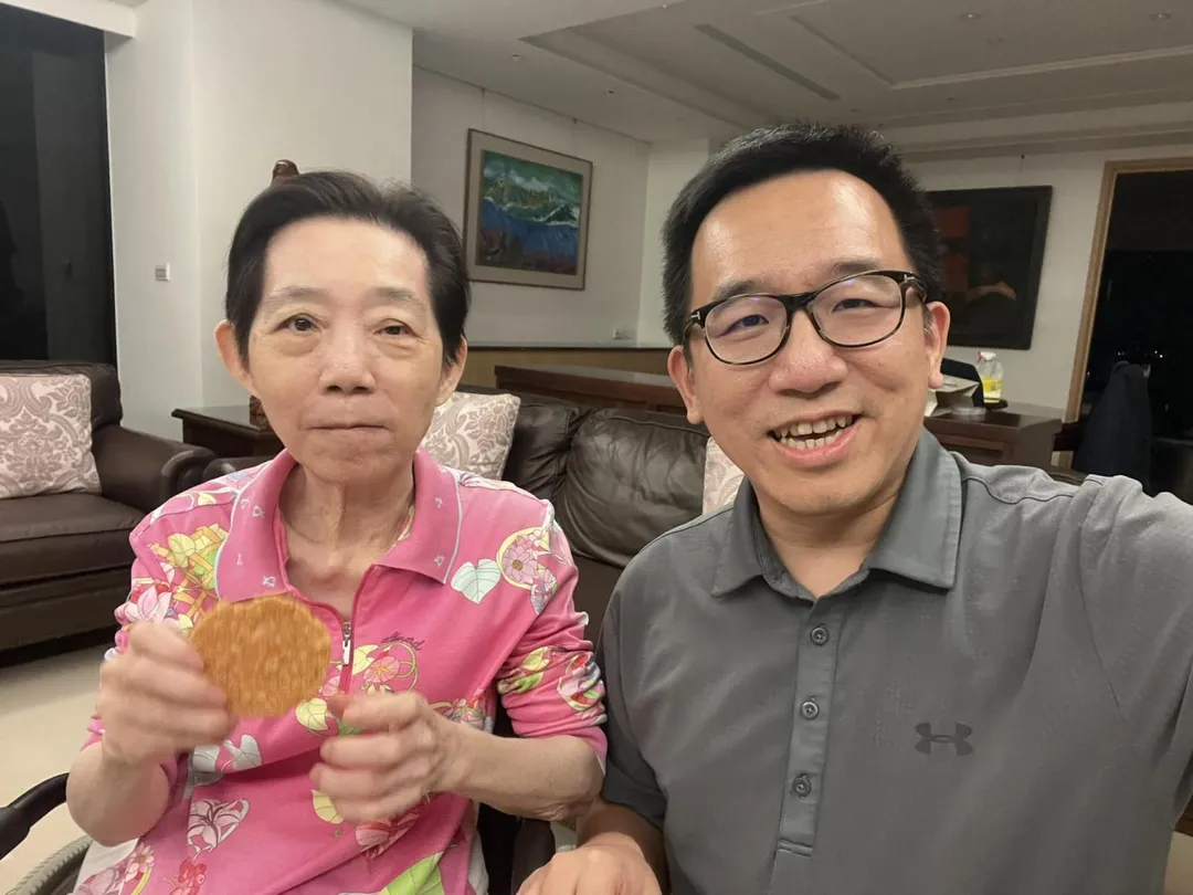 吳淑珍（左）資料照。（圖／翻攝吳淑珍臉書）