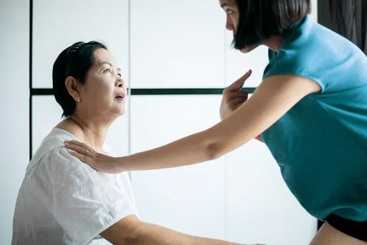 全國失智症人數逐年增加已達32萬人,而糖尿病是導致失智的主因之一。(示意圖/photoAC)