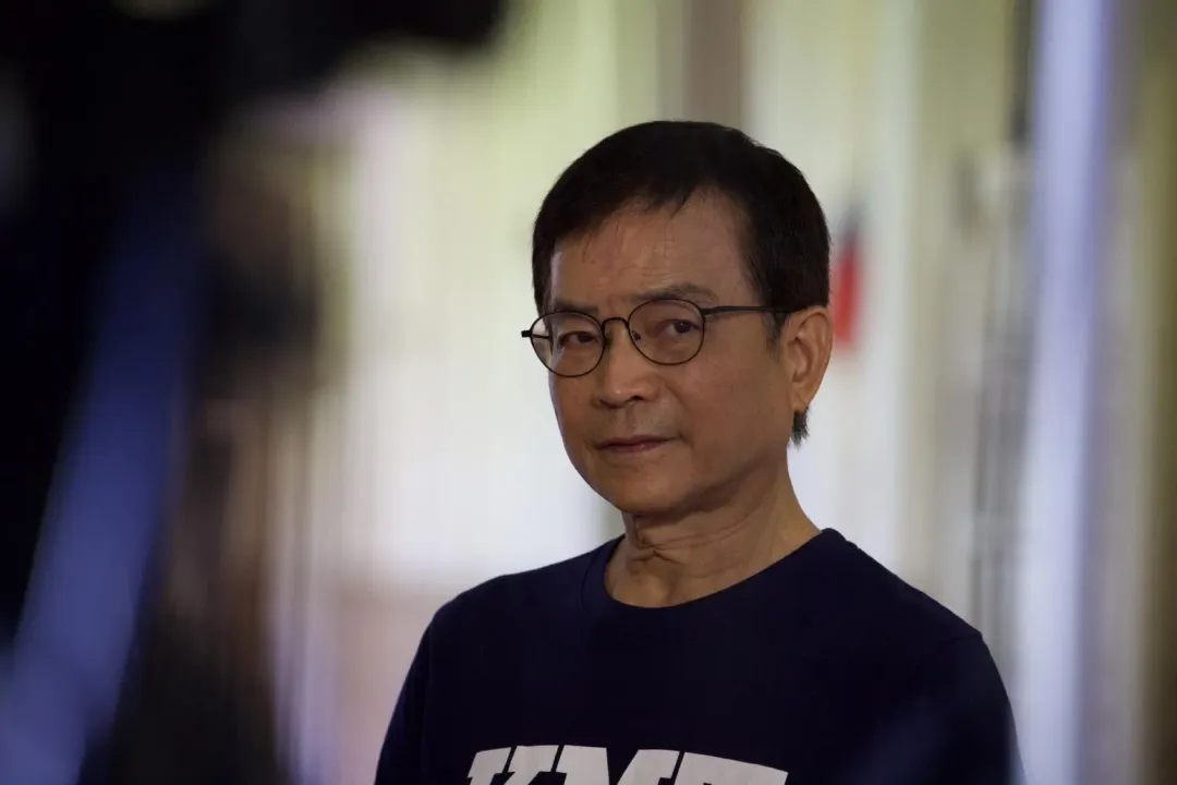 立委賴士葆表示,陳吉仲留任比請辭更難堪。(圖/李俊毅攝)