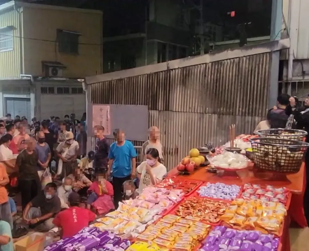 選購中元節食品時，除可向信用良好的廠商購買外，應注意產品是否適當儲存以維持新鮮度，如為包裝產品應挑選具有完整標示者。（圖／資料畫面）