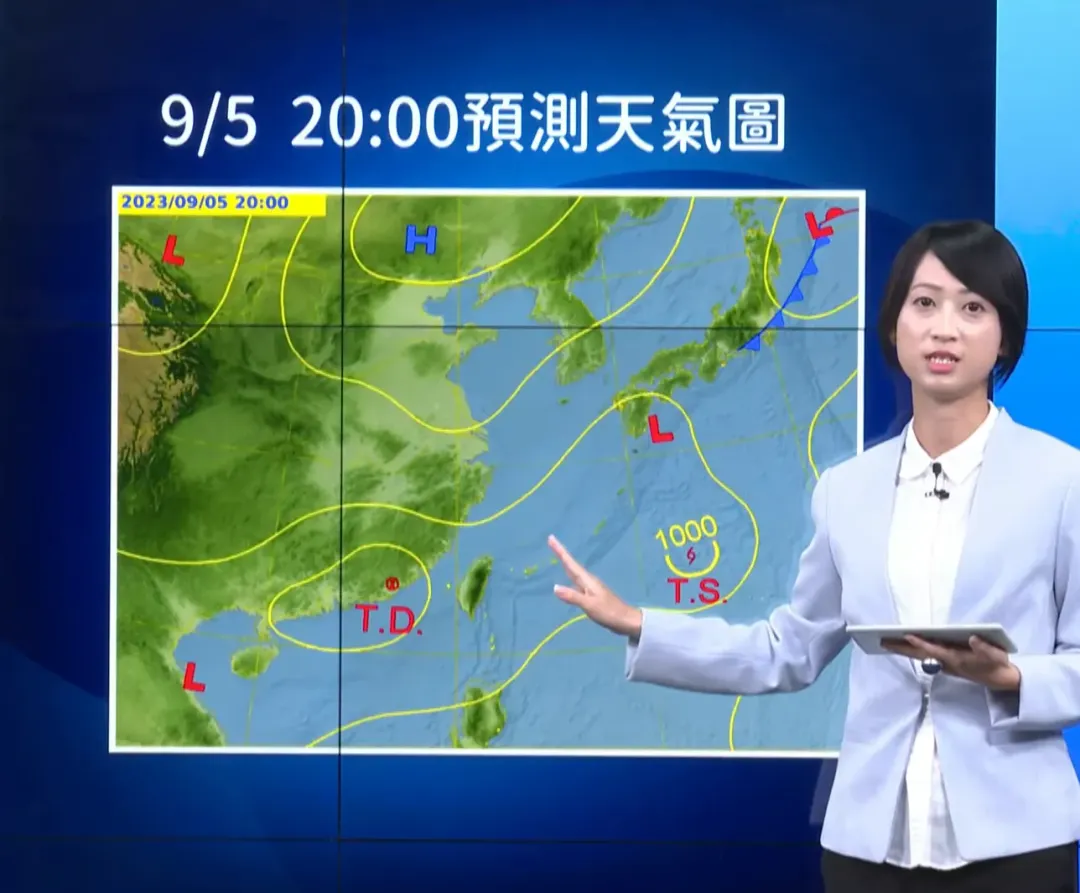 熱帶低壓TD14位在低壓帶上,環境不穩定。(圖/翻攝自氣象局直播)