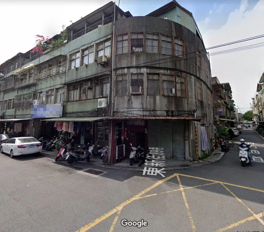 發生地面龜裂的區域附近是民宅。（圖／翻攝自GoogleMaps）