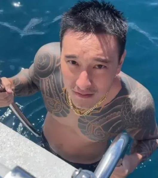 王陽明酷愛潛水,但最近重遊愛尼島並未和老婆蔡詩芸一起前往。(圖/翻攝自Instagram@sunnyboyyy)