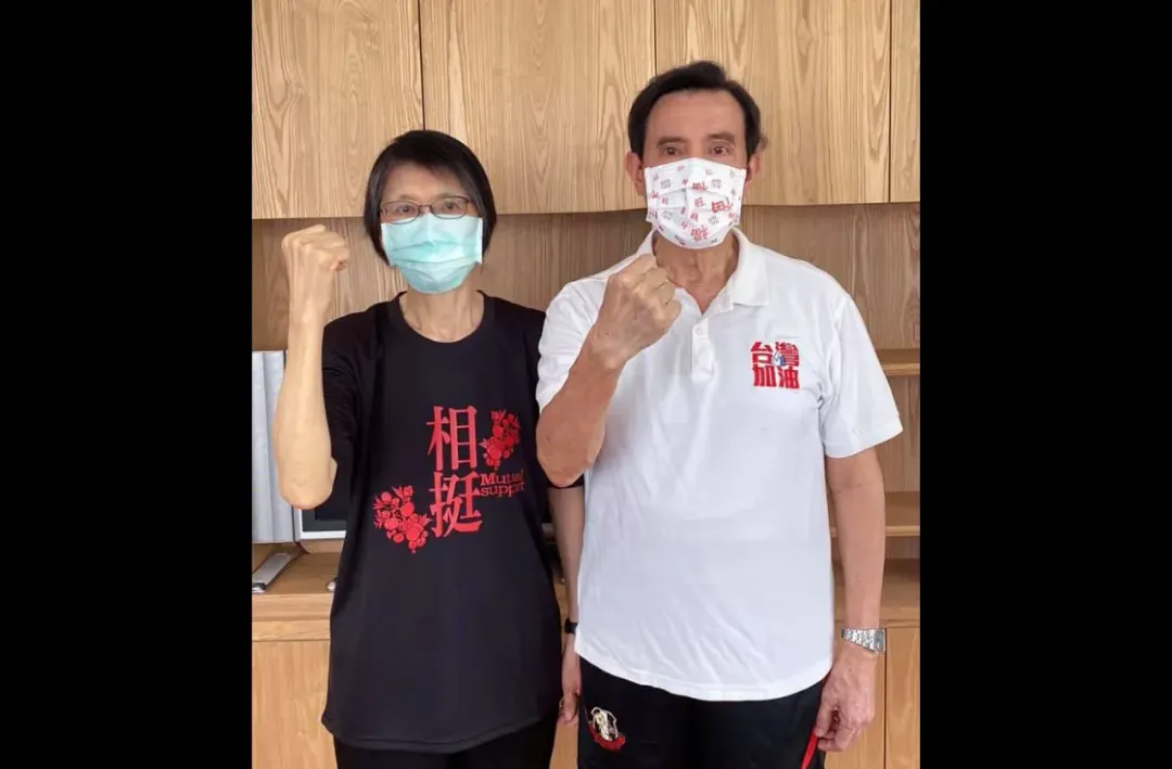 周美青（左）馬英九（右）之前防疫宣導。（資料照／馬英九臉書）