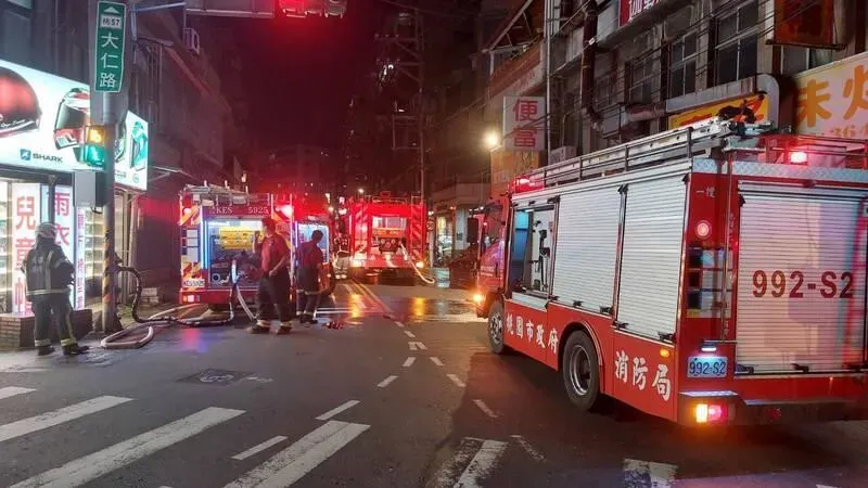 警消接獲通報趕赴現場。（圖／翻攝畫面）