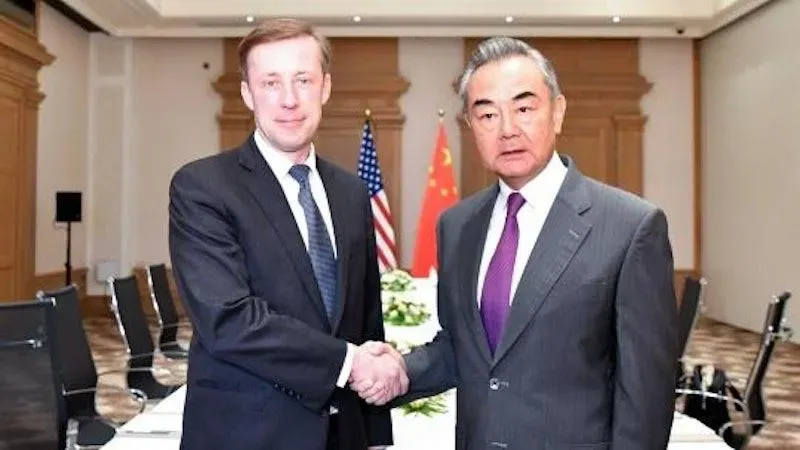 白宮國家安全顧問蘇利文與大陸外交部長王毅17日舉行會談。（圖／翻攝大陸外交部官網）
