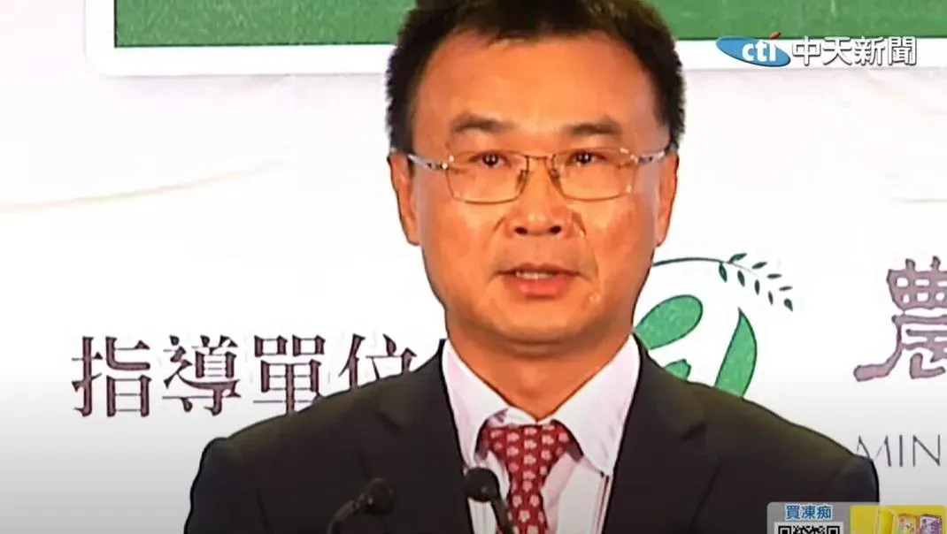 農業部長陳吉仲今日最後一天上班受訪時忍不住落淚。(圖/中天新聞)