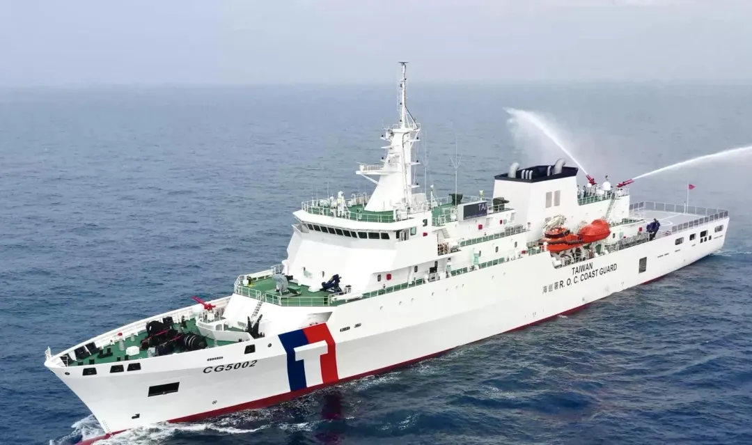 海巡署4000噸級「新竹艦」。(圖/中天新聞)