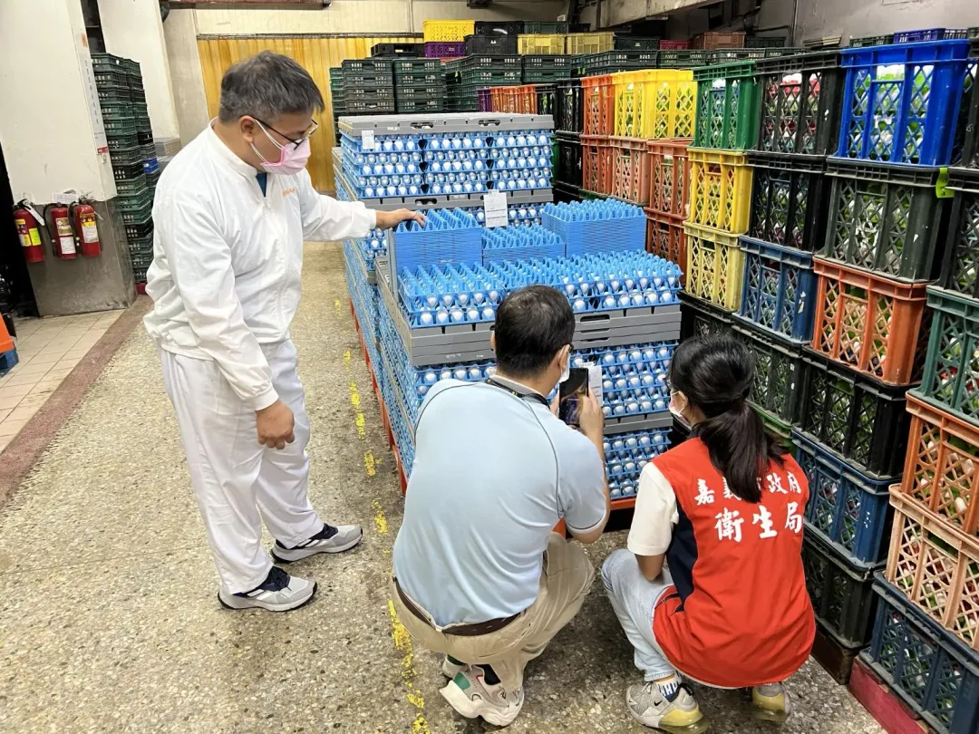 嘉義市衛生局稽查進口雞蛋流向(嘉義市衛生局提供)