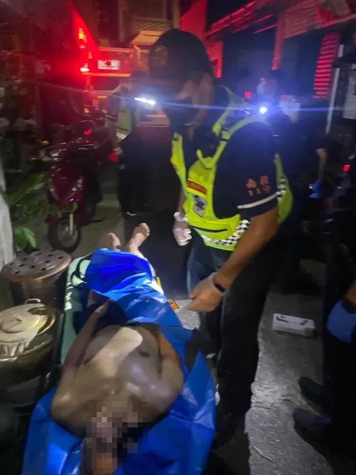 李男被救出時已經失去意識,還好送醫急救撿骨回一命。(翻攝記者爆料網)