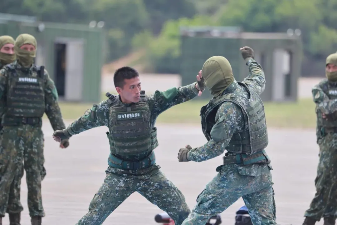 陸軍特戰指揮部戰技操演(圖/國防部)
