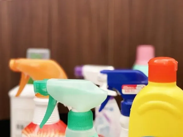 民眾購買市售疏通劑要仔細閱讀使用方法。（示意圖／資料庫）