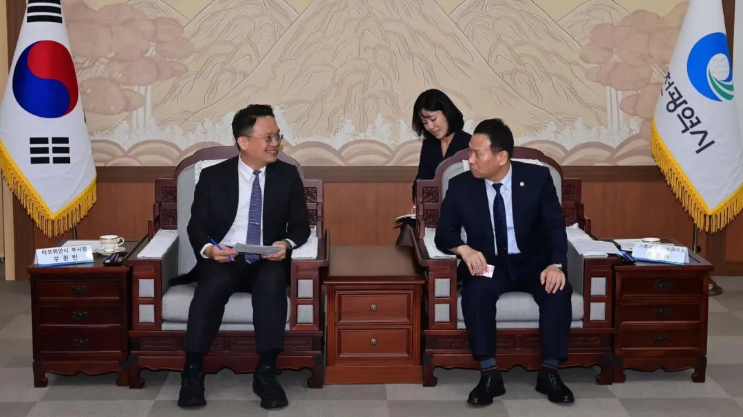 蘇俊賓率團拜訪仁川行政副市長朴德洙，雙方相談甚歡。（圖／桃園市府提供）
