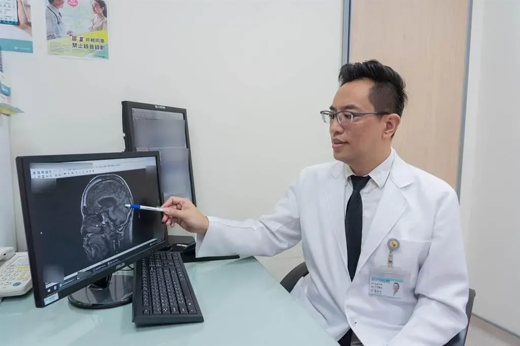 陳小姐至光田醫院檢查,確認罹患俗稱「公主病」的「纖維肌痛症」。(圖/光田綜合醫院提供)