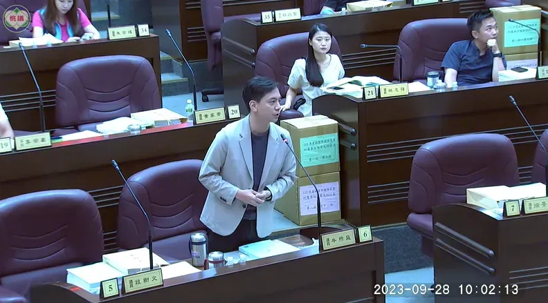 市議員牛煦庭說，特種基金專戶被挪用調度達99.66%，總有一天要還的（圖／中天新聞）