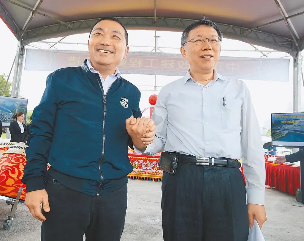 外界關注最後侯友宜(左)和柯文哲(右)是否會搭檔參選2024總統大選。(圖/資料照)