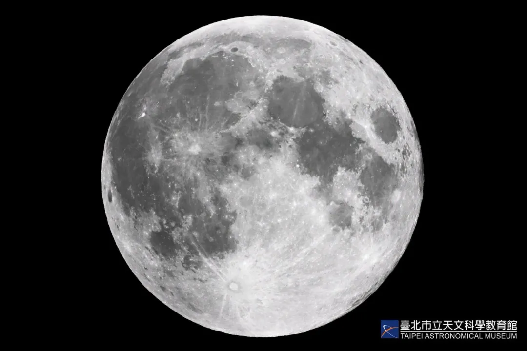 今晚月亮將迎10年來中秋月最圓的一次。(圖/臺北天文通臉書)