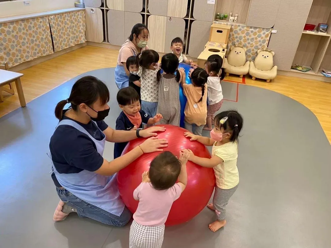 新制將於今年5月1日正式上路，為企業建立友善育兒職場環境提供更全面支持。（圖／資料畫面／新竹市政府提供）