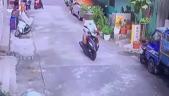 高雄66歲無業男騎車搶劫。(圖/警方提供)