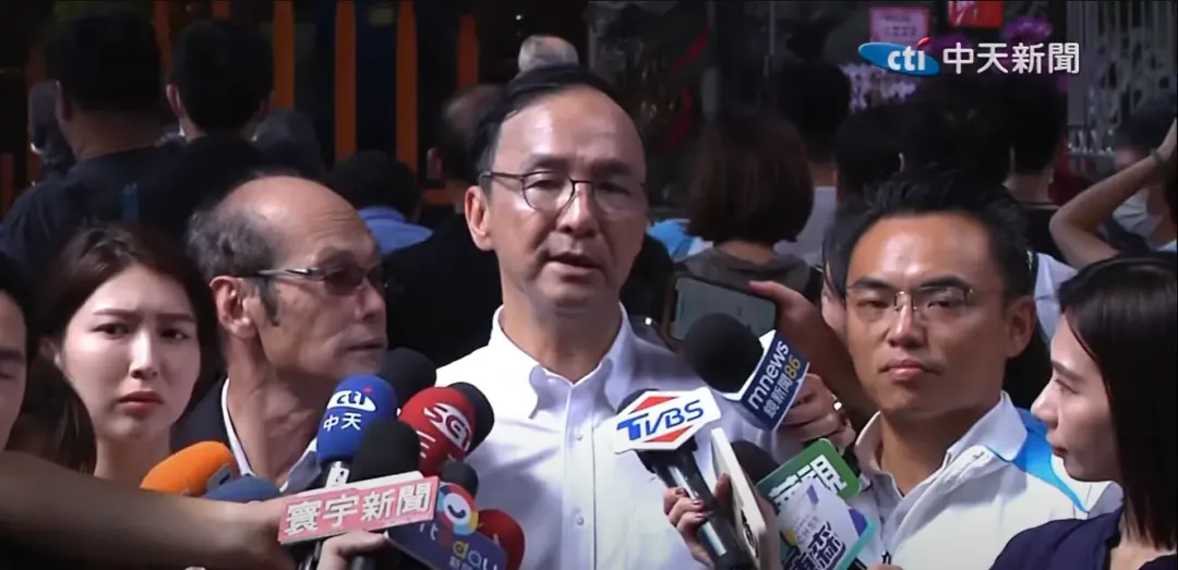 蕭旭岑透露，國民黨主席朱立倫已經同意馬英九擔任藍白協商見證人。（圖／中天新聞）