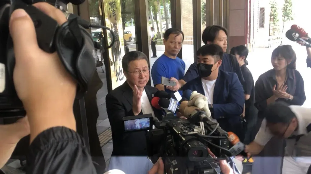 馬文君再次怒轟郭璽根本設局詐欺台韓。(圖/中天新聞)